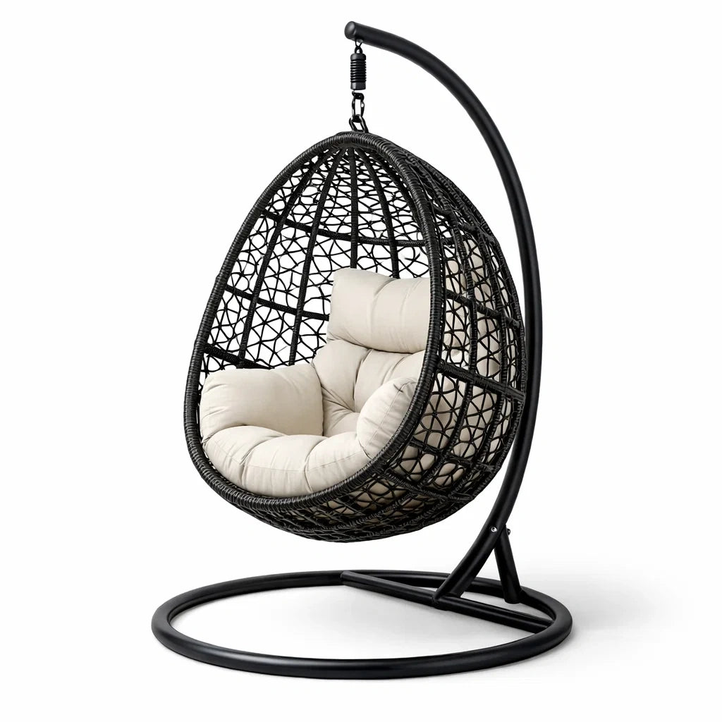 Fauteuil suspendu œuf avec support en acier et rotin noir avec coussin crème - 2026